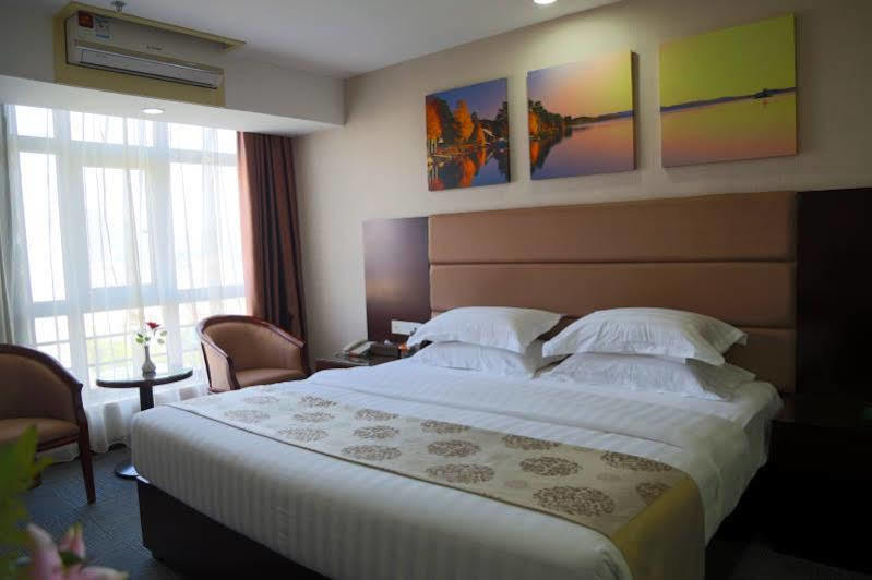 Yongchun Hotel Zhuhai Джухай Екстериор снимка