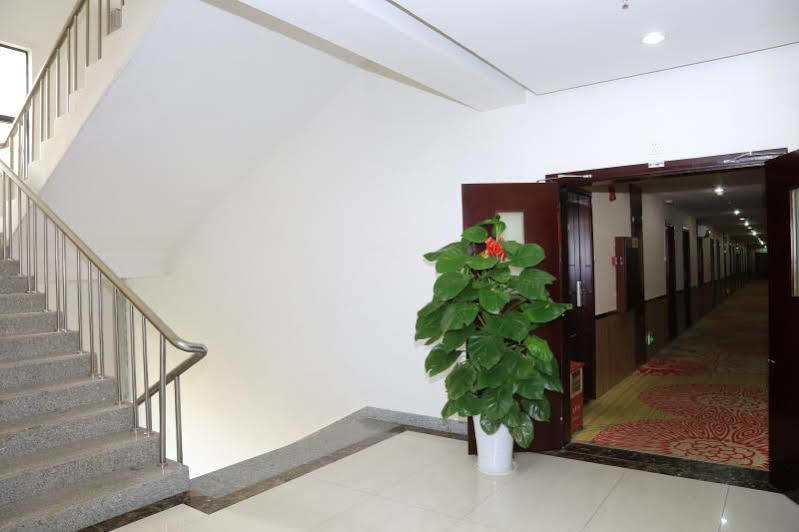 Yongchun Hotel Zhuhai Джухай Екстериор снимка